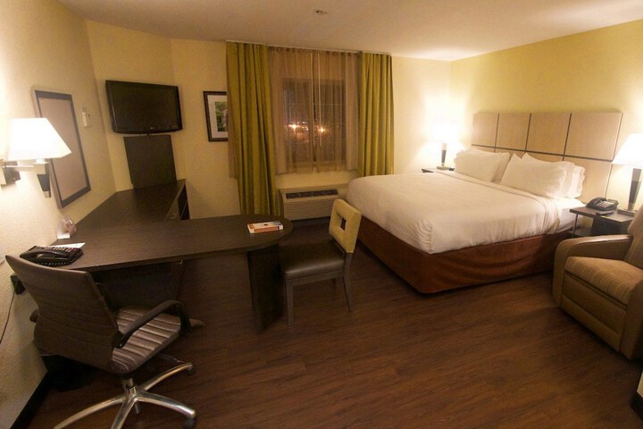 Room 27 of 38