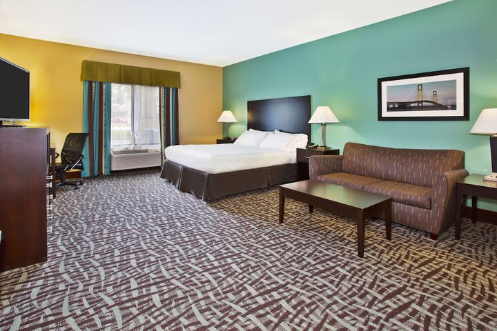 Room 18 of 34