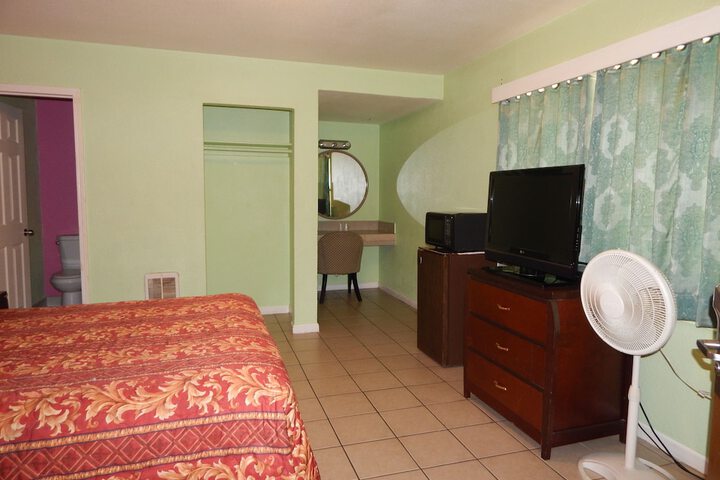 Room 14 of 20
