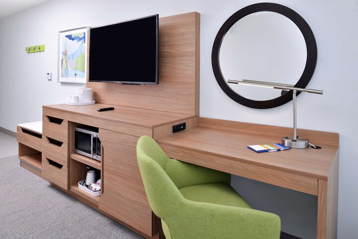 Room 42 of 71