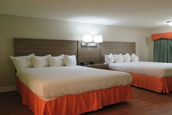 Room 33 of 47