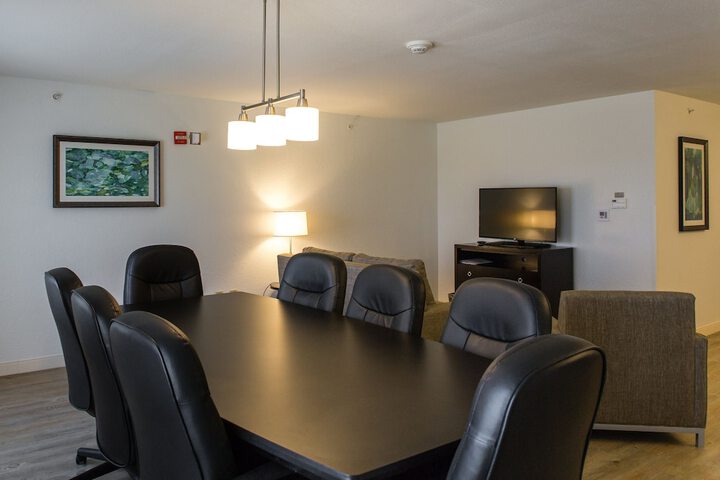 Holiday Inn Bloomington-Airport by IHG