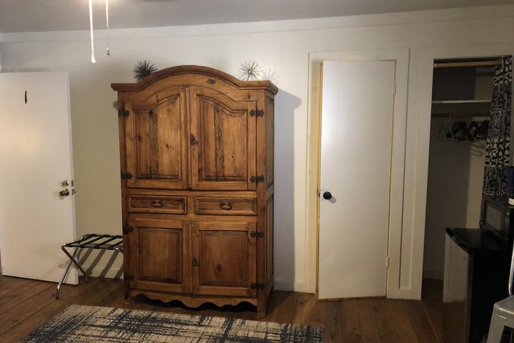 Room 28 of 64