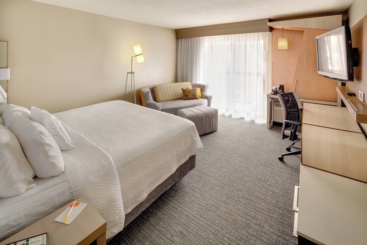 Room 15 of 23