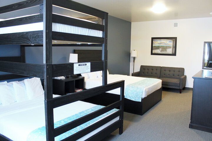 Roadhouse 52 Inn & Suites