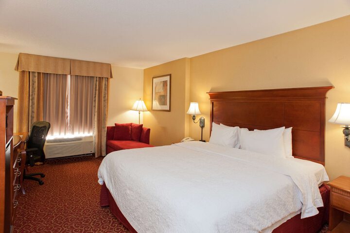 Hampton Inn & Suites McComb