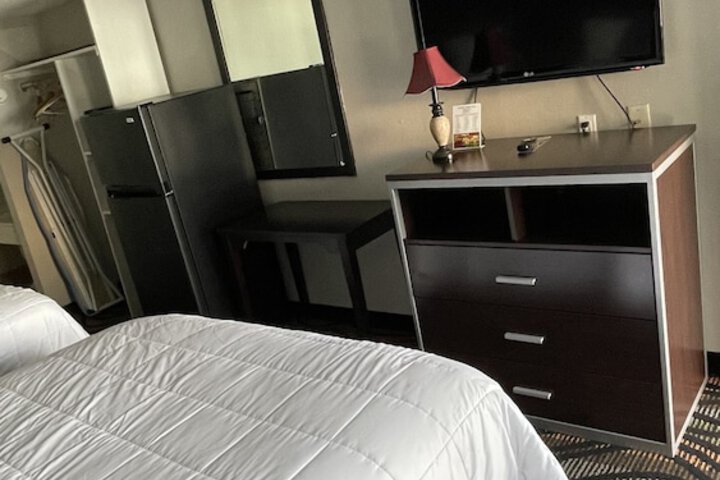 Room 28 of 79