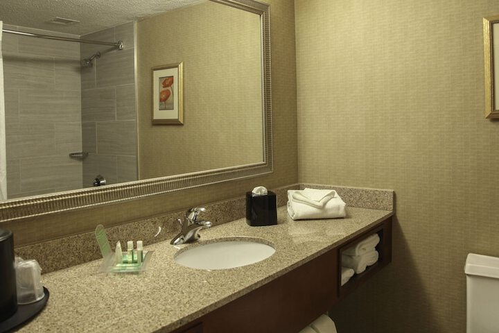 Room 15 of 48
