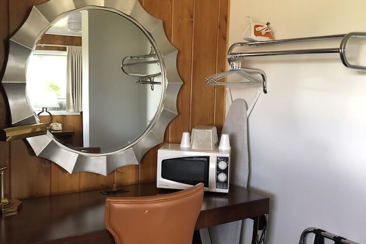 Room 15 of 27