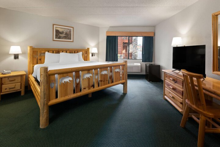 Shell Lake Lodge a Travelodge by Wyndham