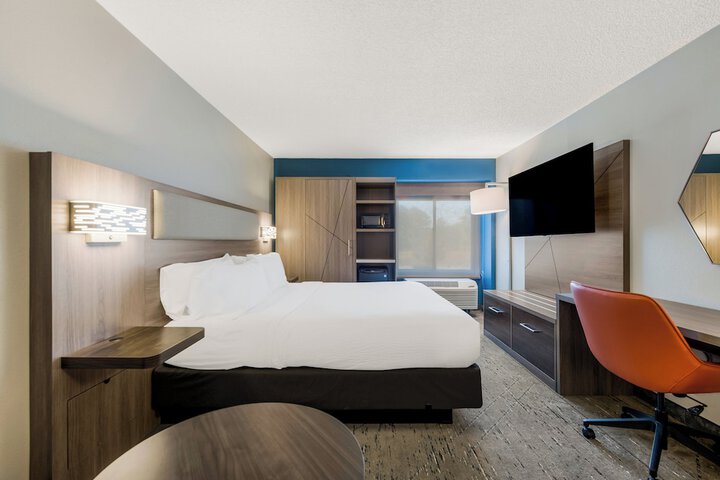 Holiday Inn Express Hampton - Coliseum Central by IHG