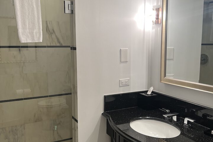 Room 65 of 77