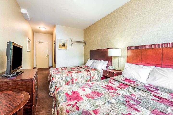 Room 10 of 18