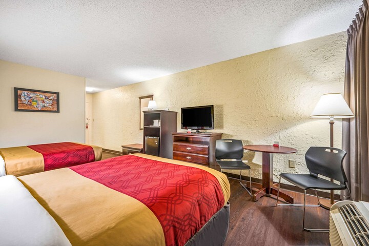 Room 13 of 19