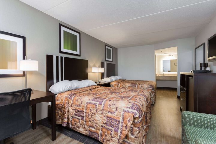 Room 16 of 30