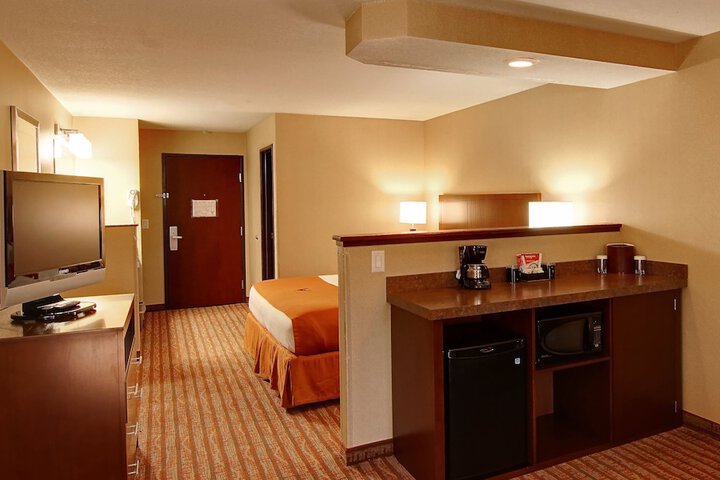 Phoenix Inn Suites - Albany