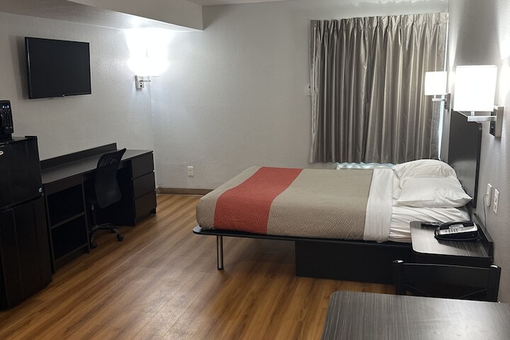 Room 40 of 67