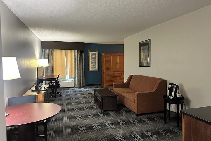Room 18 of 80