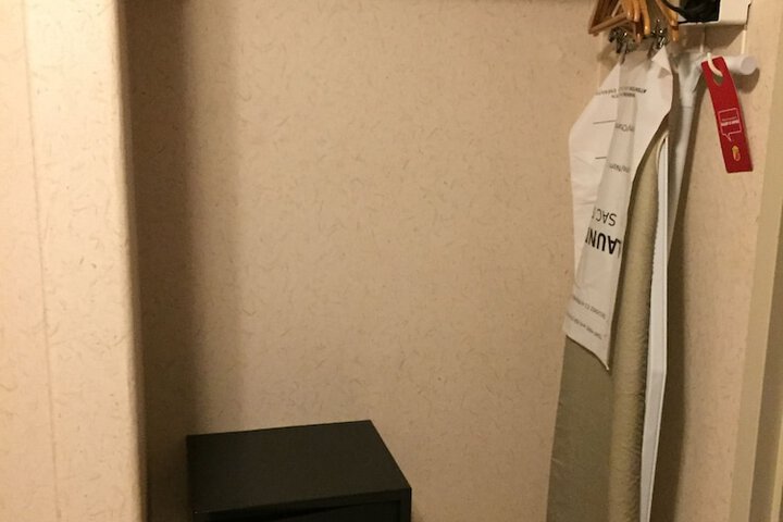 Room 16 of 31