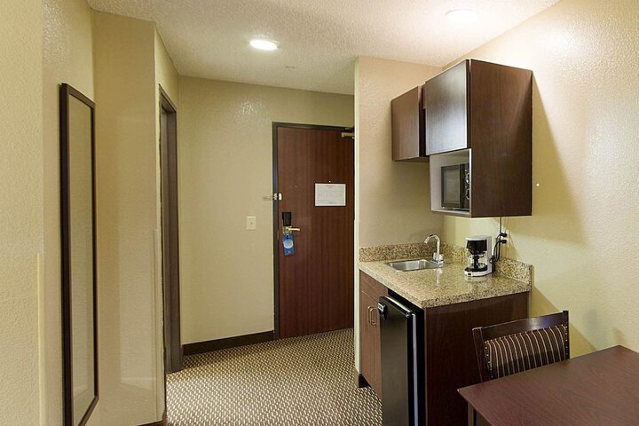 Quality Suites Addison - Dallas