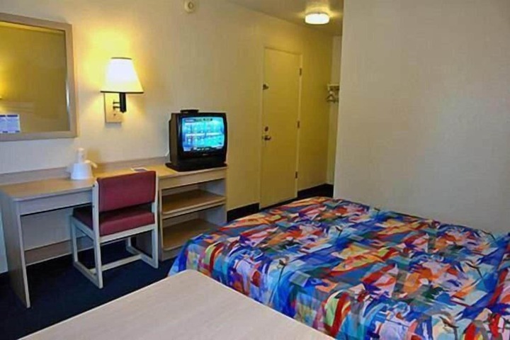 Motel 6 Seymour IN - North