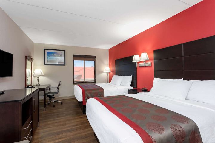 Room 8 of 34