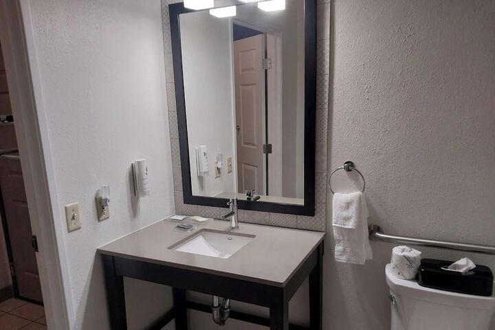 Country Inn & Suites by Radisson Platteville, WI