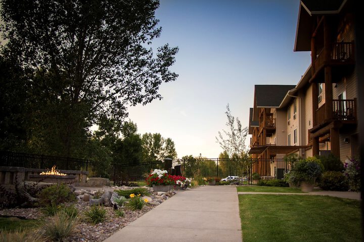 Best Western Plus Riverfront Hotel & Suites