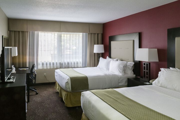 Room 13 of 34