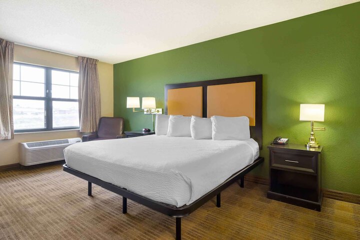 Room 19 of 34