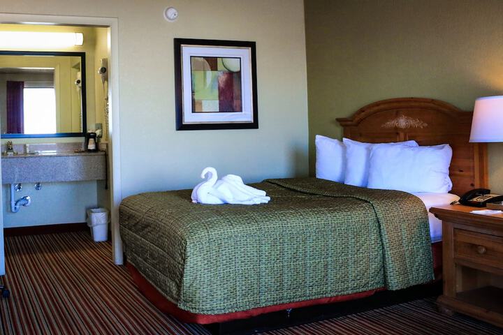 Room 32 of 46