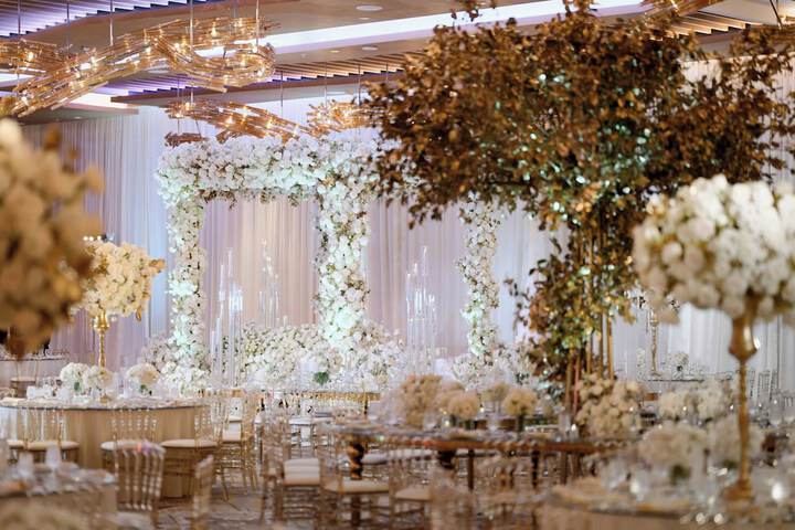 Ballroom/Hall 135 of 153