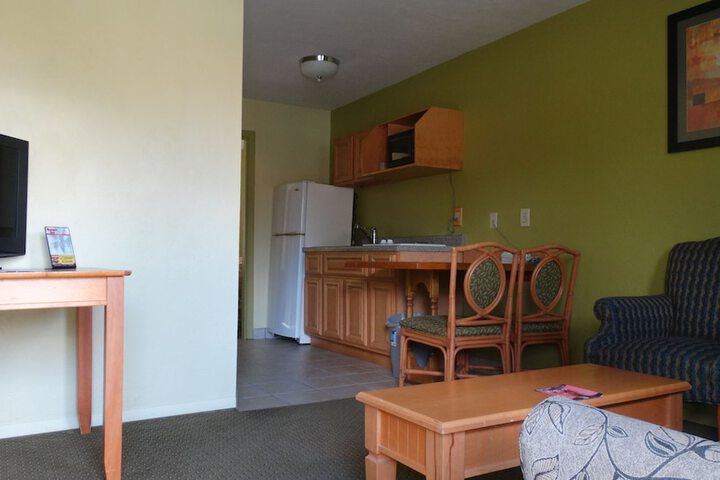 Room 21 of 28
