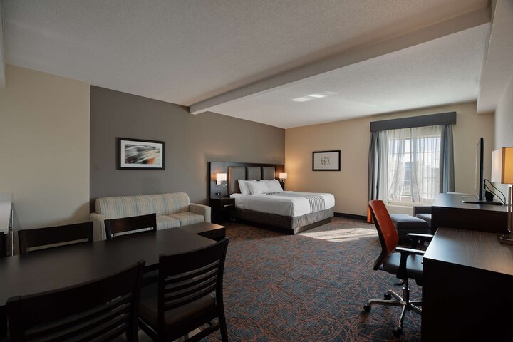 Room 4 of 23