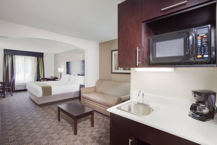 Room 21 of 48