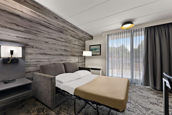 Room 47 of 75