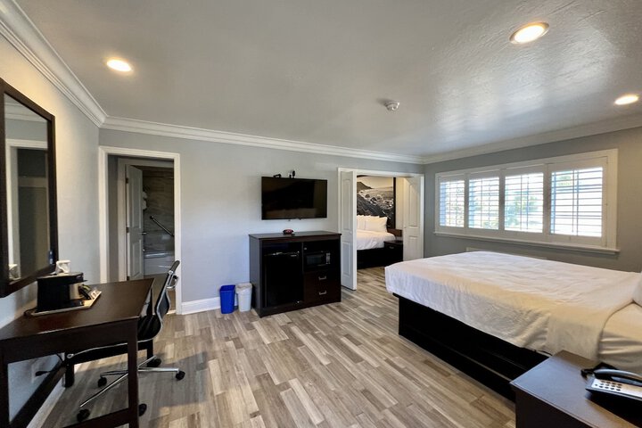 Room 70 of 152
