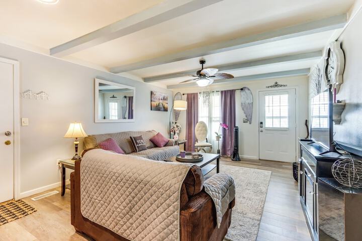 Charming St. James Home Near Maramec Spring Park!