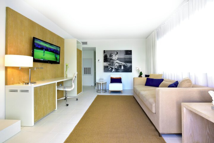 Room 54 of 67