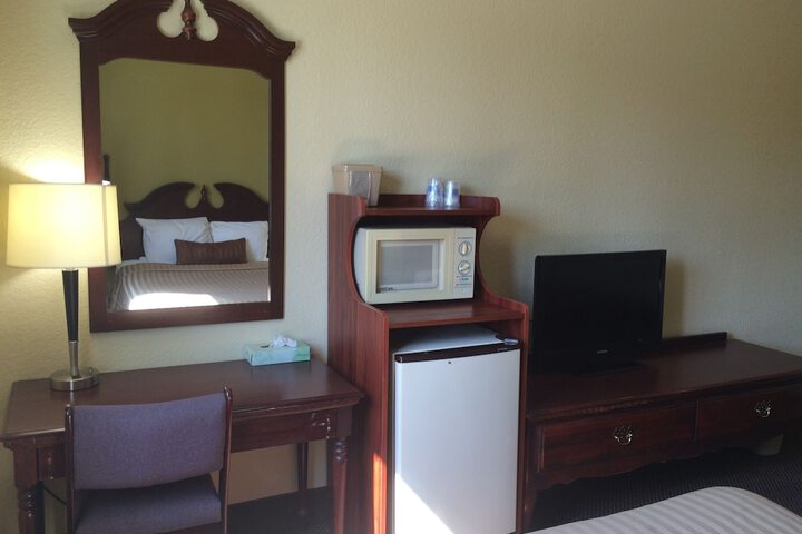 Room 9 of 11