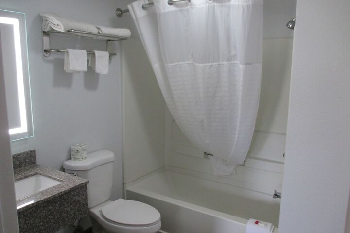 Room 10 of 13