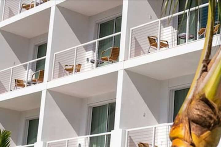 Hotel 6 of 107
