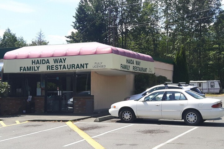 Dining 74 of 101