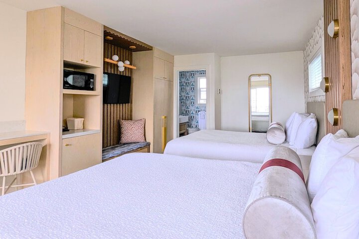 Room 34 of 61
