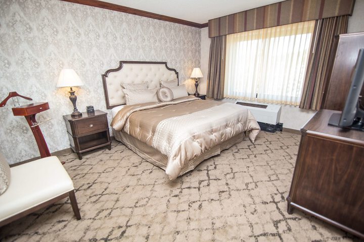 Room 10 of 17