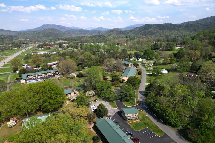 Tremont Lodge & Resort