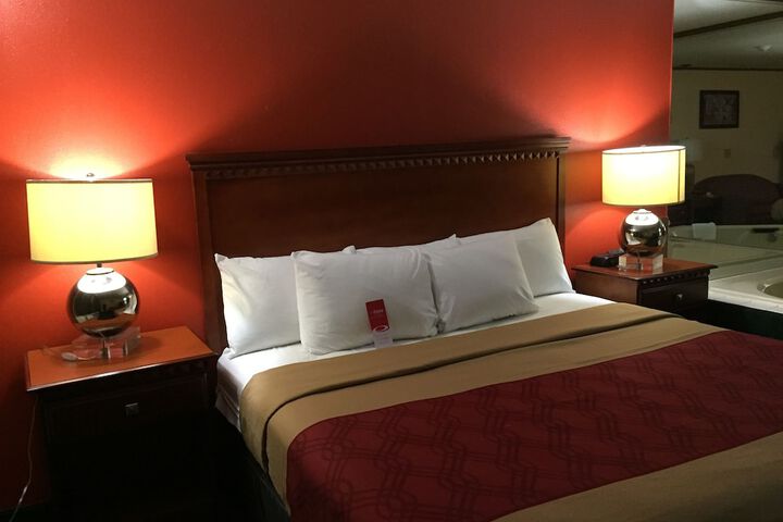 Econo Lodge Norwalk