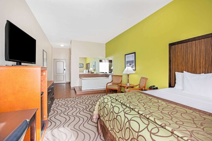 Room 14 of 30