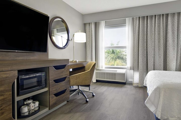 Room 26 of 49