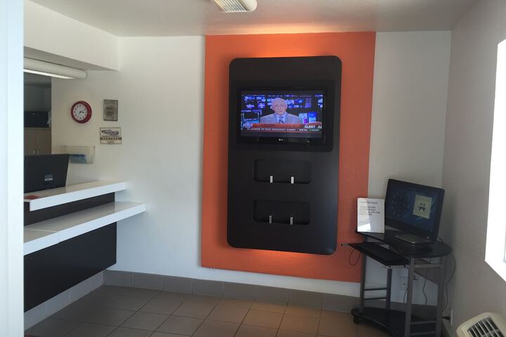 Business Center 39 of 40